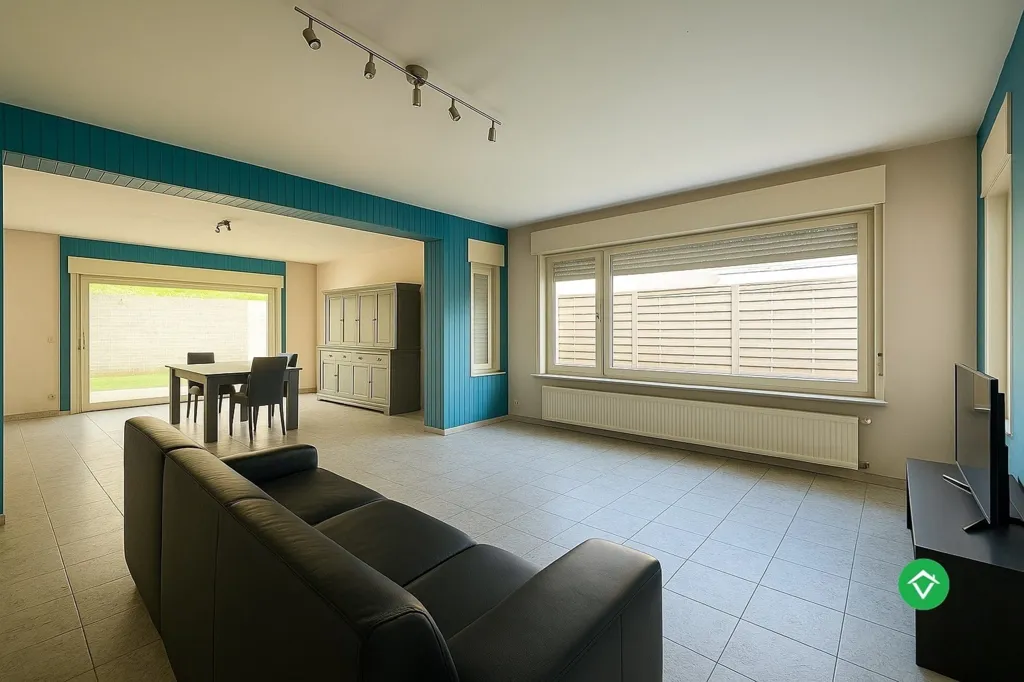 Elutuba - House with Development Potential in Ichtegem