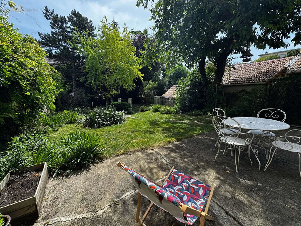 Giardino - Character House with Garden in Melun Centre