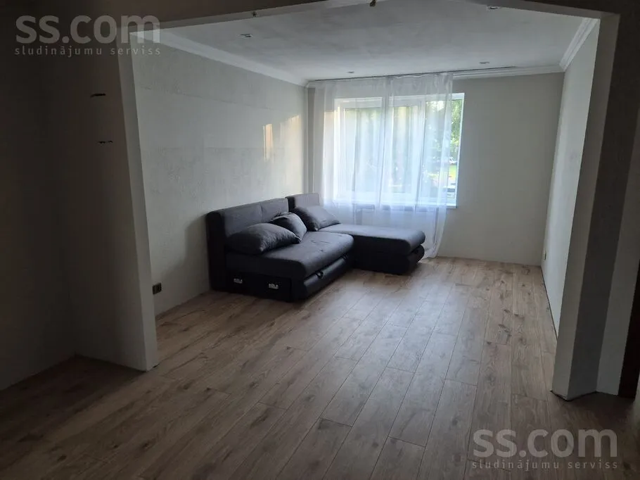 Séjour - 3-Bedroom Flat with Balcony in Jaunmārupe