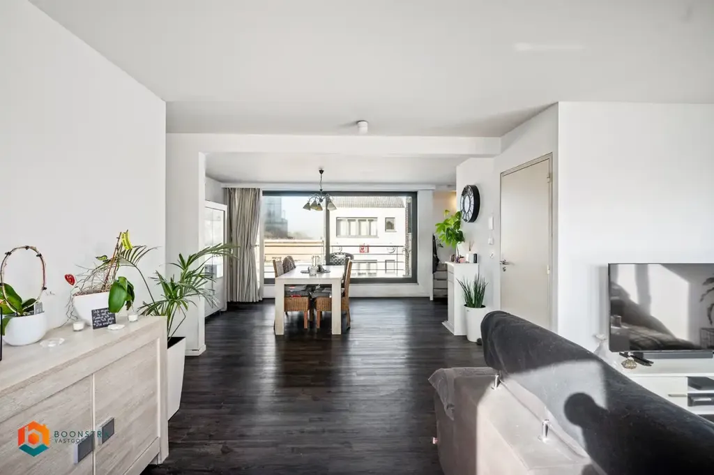 Elutuba - Mixed-Use Property with Duplex in Putte Centre