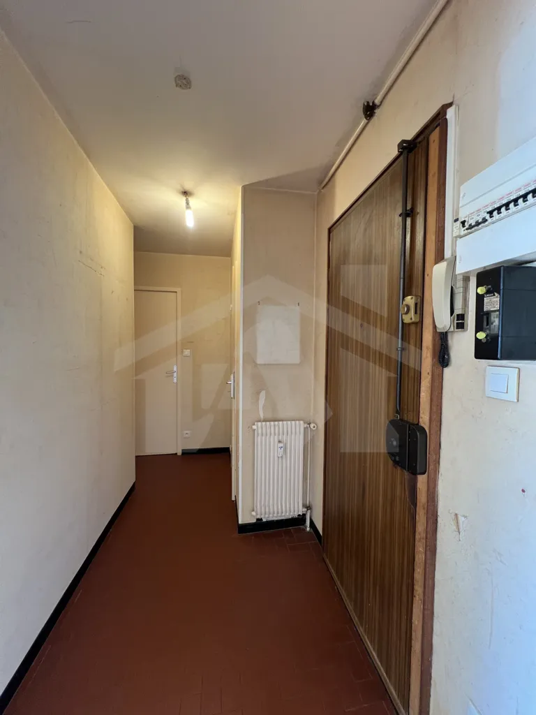 Entrée - Appartement 2P+C avec Parking à Fontaine