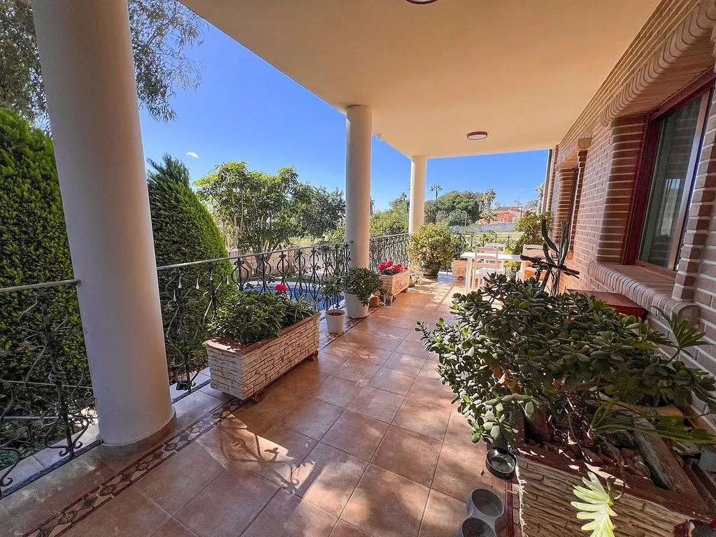 Terrasse - Luxury Villa with Pool in Ciudad Quesada