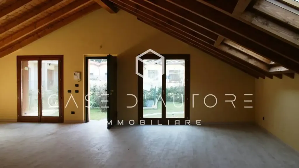 Stanze - Detached Flat with Garden in Varese Centre