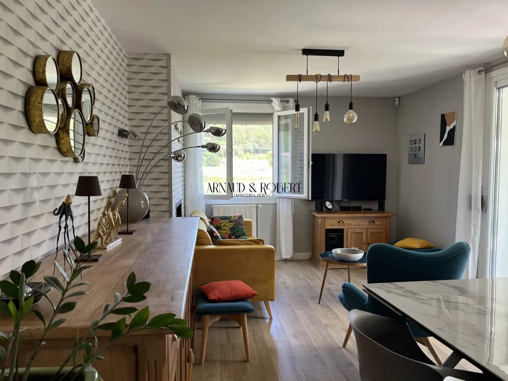 Salle à manger - Villa avec Piscine à Savasse