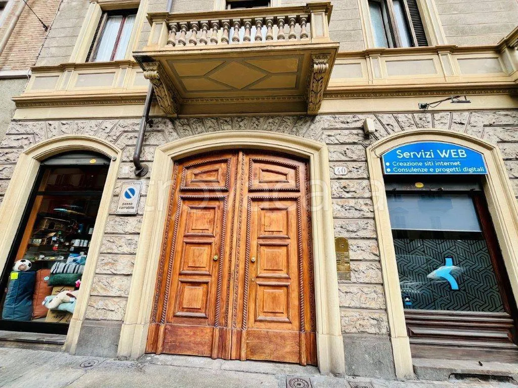 Exterior - Period Apartment with Balconies in Turin