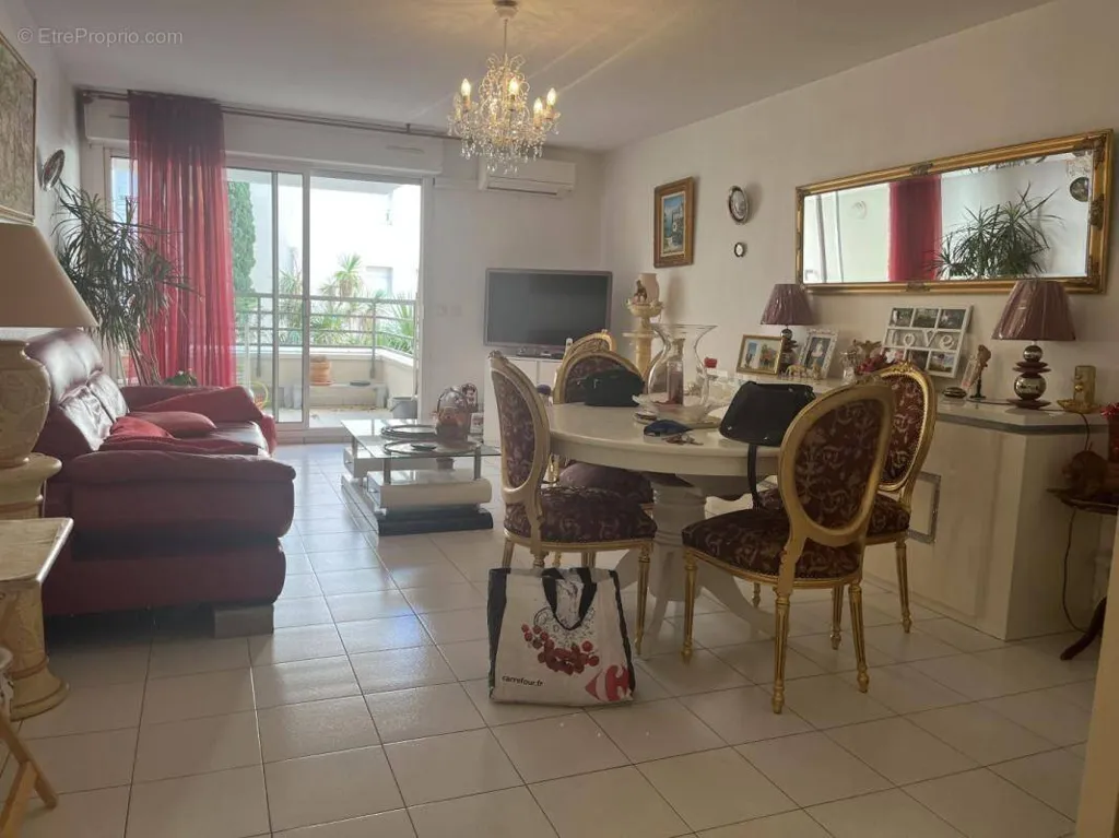 Séjour - Appartement T3 avec Terrasse à Marseille