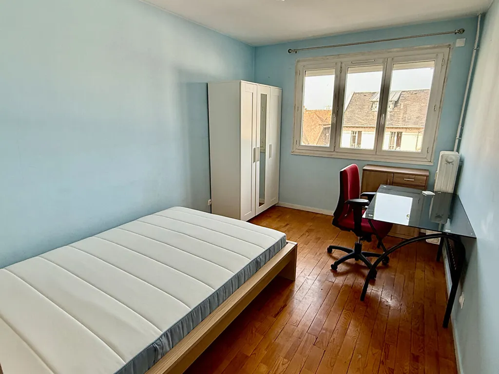 Camere da letto - 4-Bedroom Apartment with Balcony in Caen