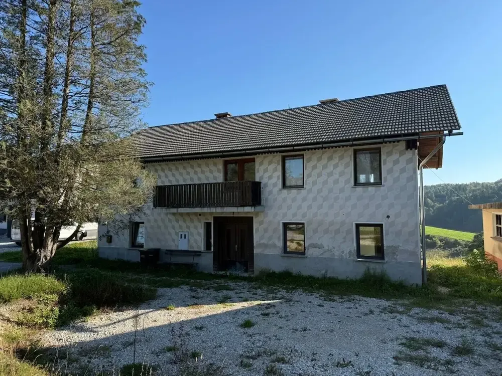 Extérieur - Historic House with Renovation Potential in Moravče
