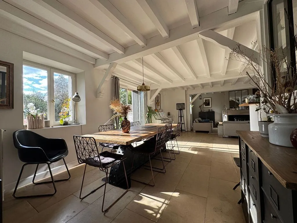 Dining Room - Luxury House with Double Exposure in Saint-Nom-la-Bretêche