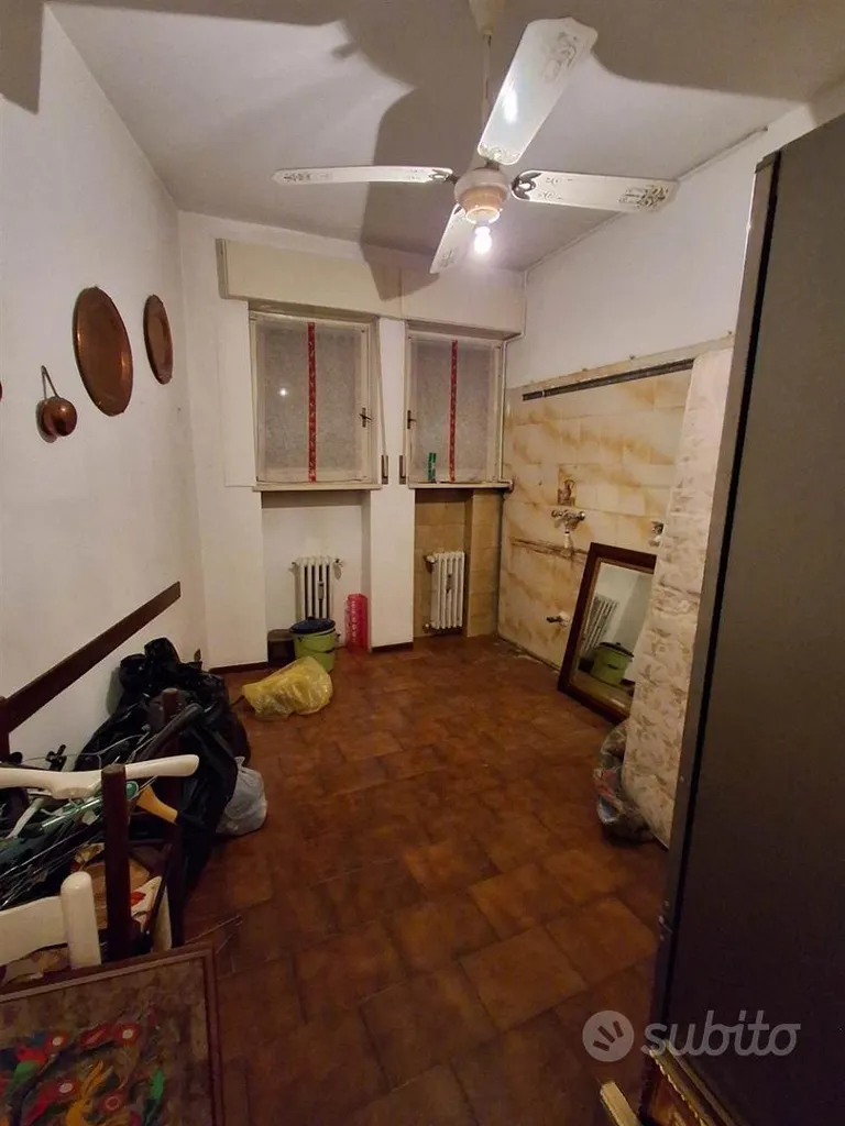 Utility Room - Apartment with Balcony in Piacenza