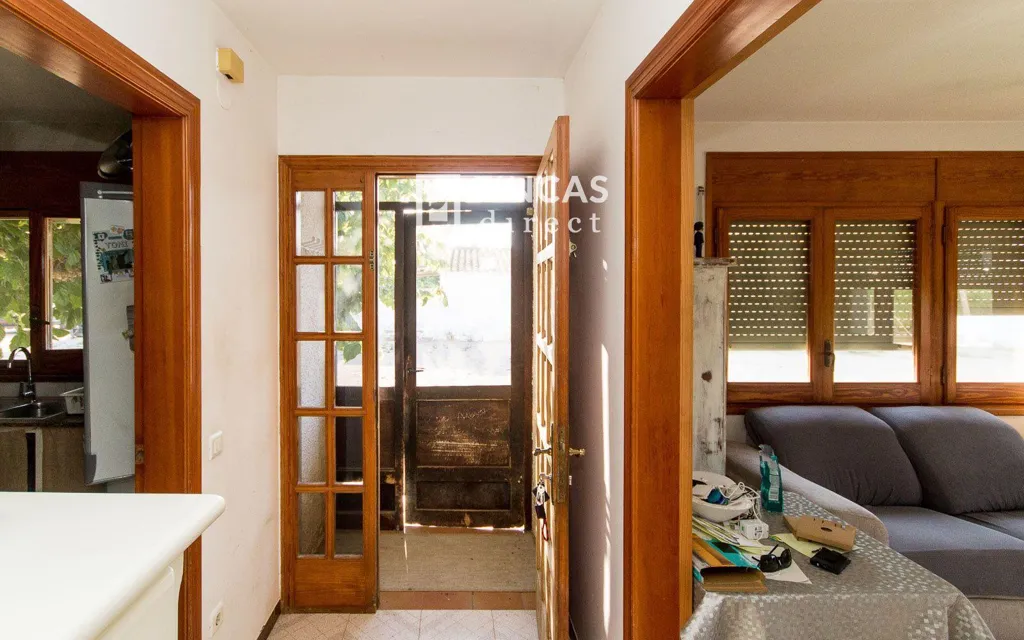Entrée - Detached Chalet with Fireplace in Deltebre