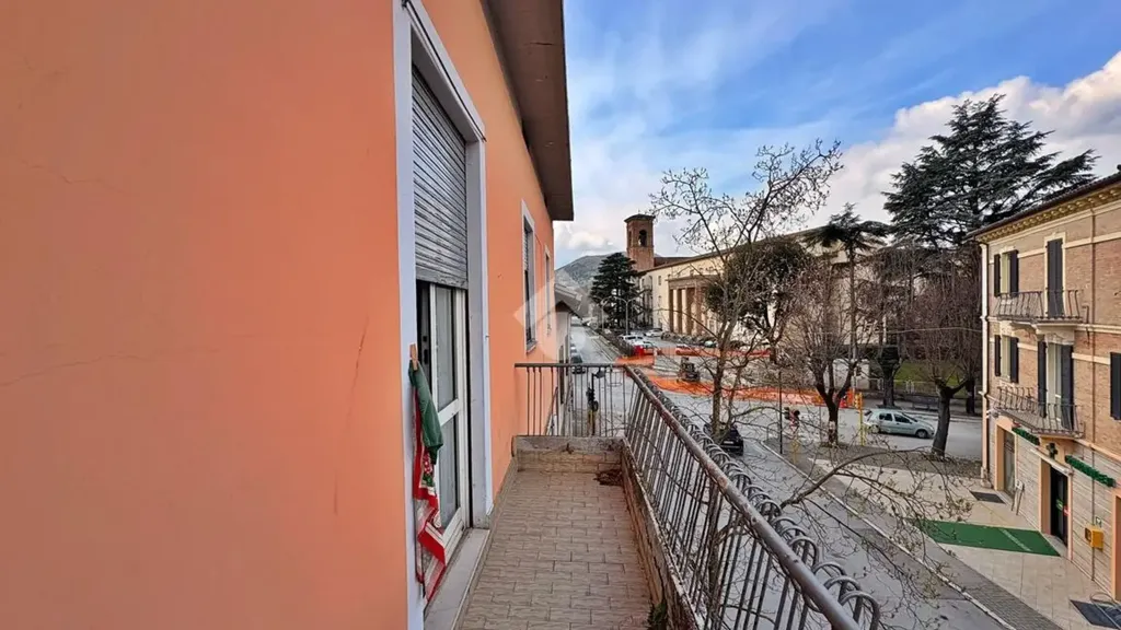 Balcon - Spacious Apartment with Balcony in Fabriano