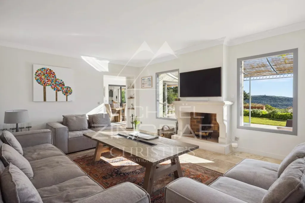 Séjour - Maison Provençale Moderne avec Vue Panoramique