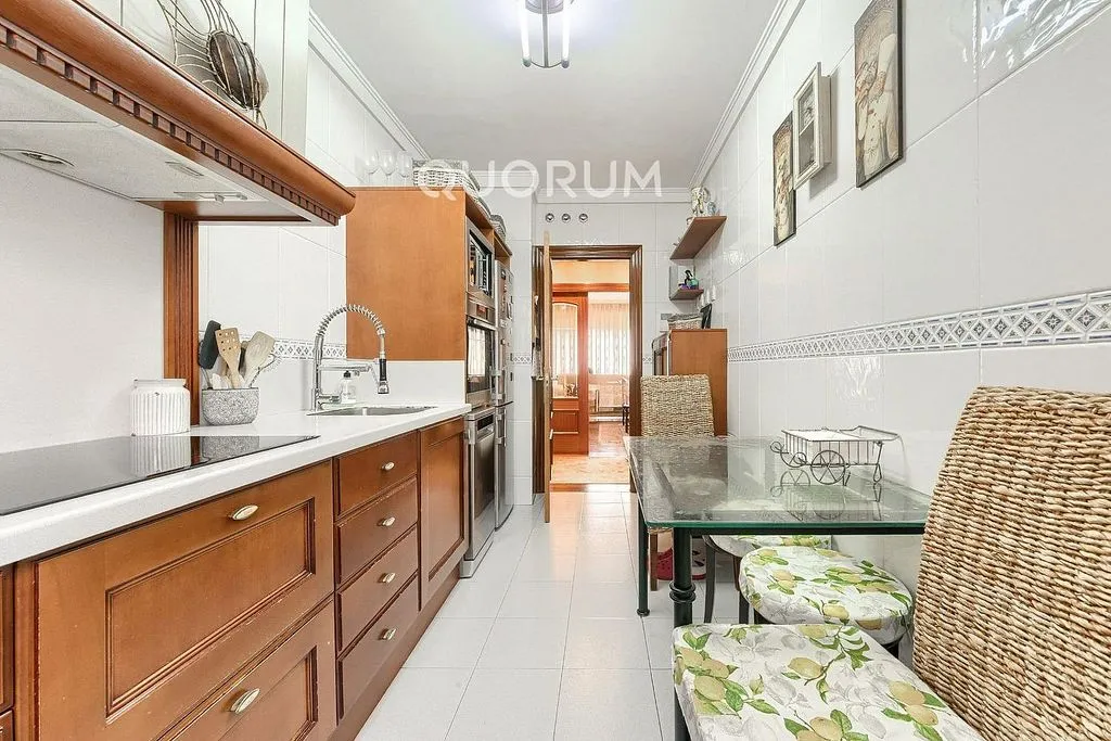 Köök - Spacious Apartment with Balcony in Arrigorriaga