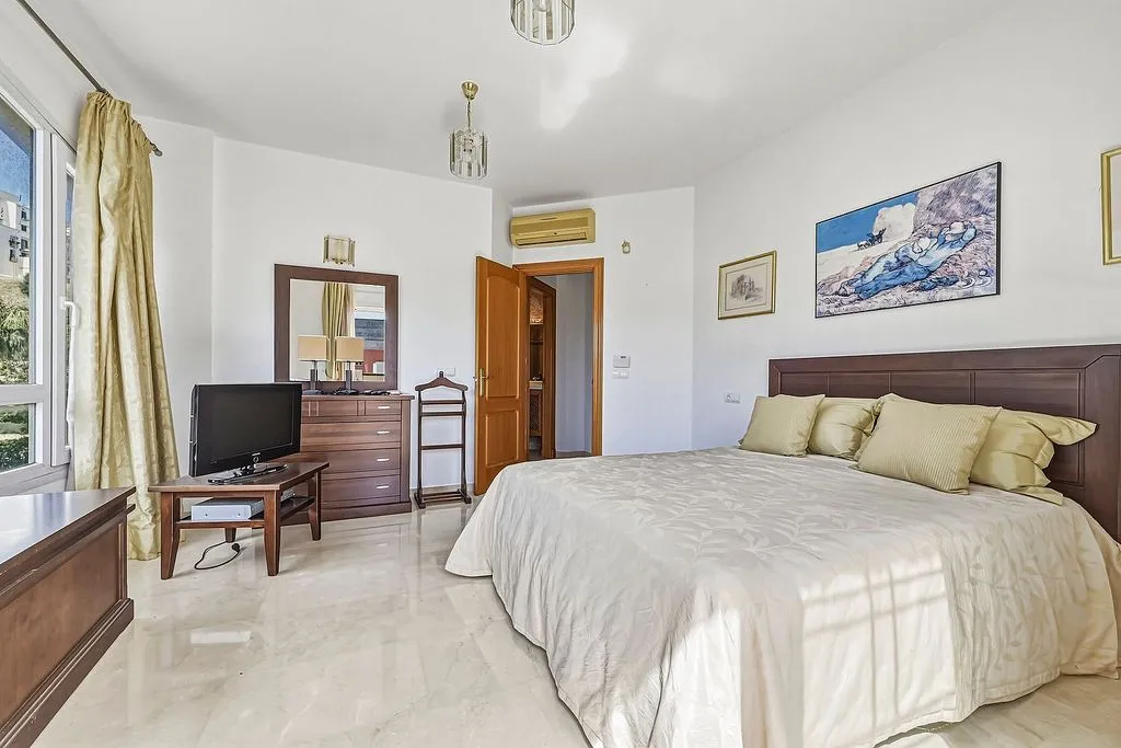 Magamistoad - Chalet with Pool and Terrace in Torrequebrada