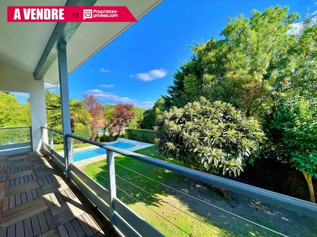 Terrasse - Maison Luxueuse avec Piscine à Latresne