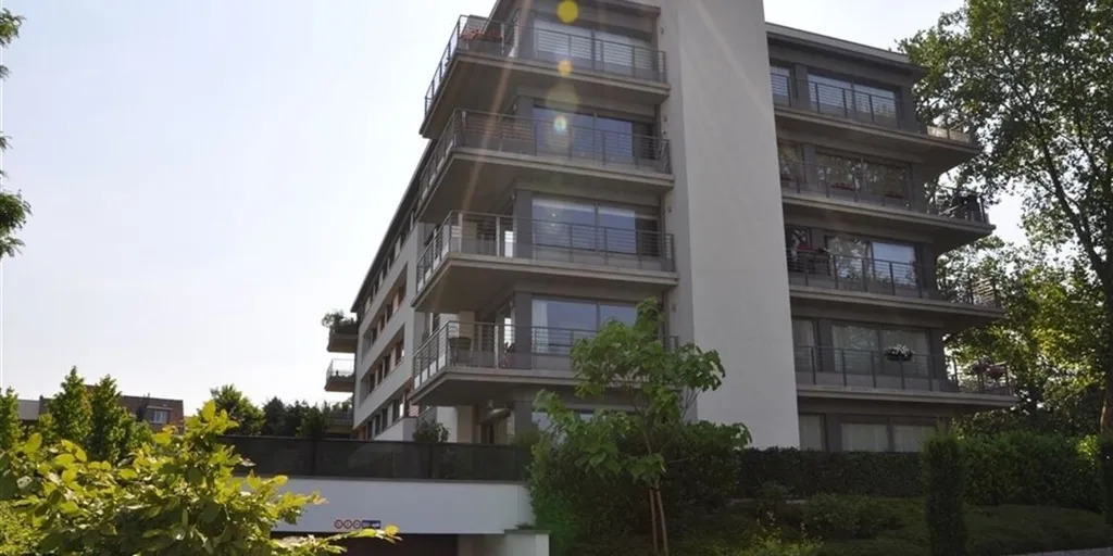 Extérieur - Appartement avec Terrasse L en Plein Vert à Anderlecht