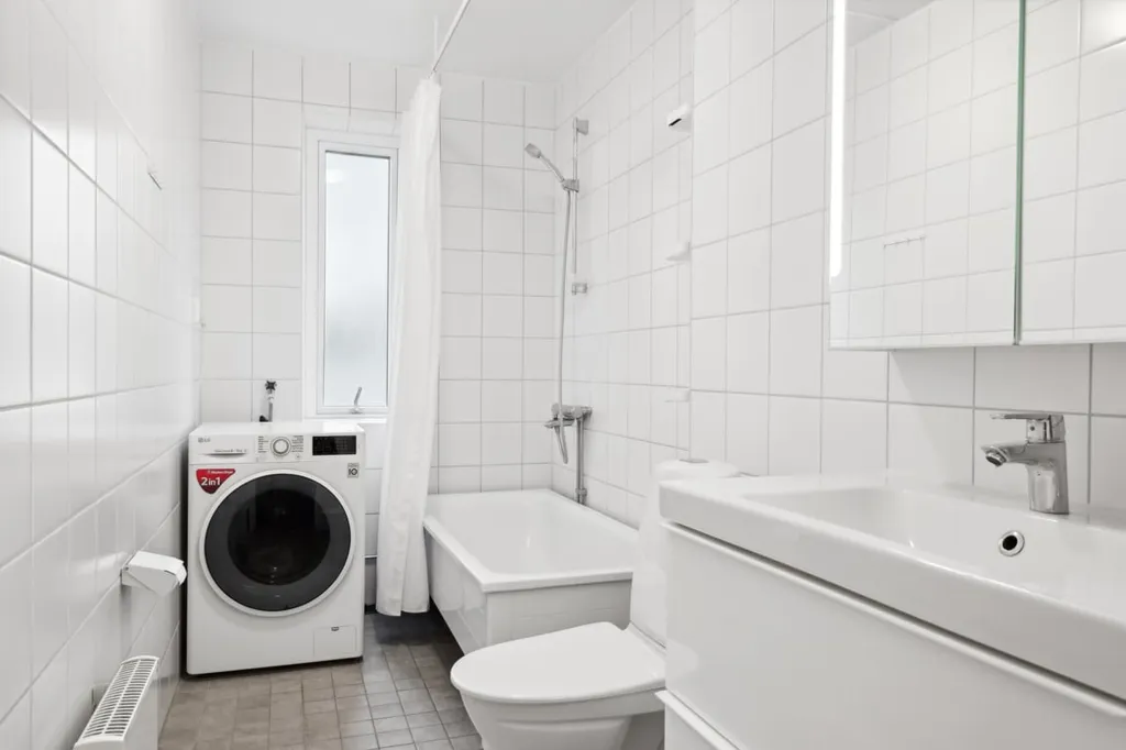 Vannitoad - Modern Corner Apartment with Glass Balcony in Helsingborg