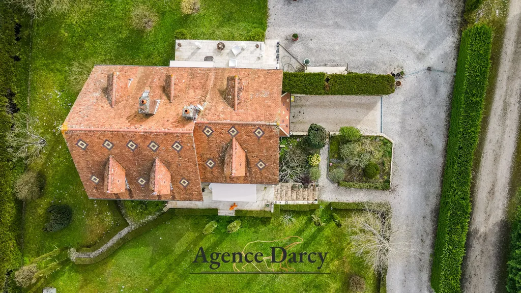 Vista aerea - 8-Piece House with Vineyard Views in Saint-Bernard