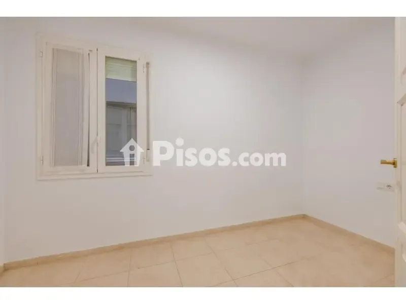 Toad - Spacious Apartment with Modern Kitchen in Girona