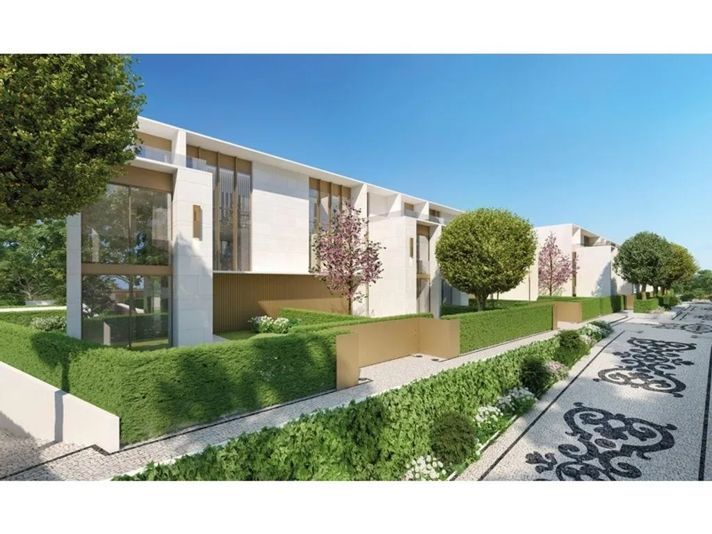 Luxury Townhouse with Private Pool in Cascais