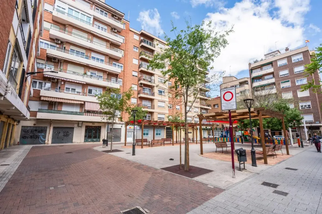 3 magamistoaga korter asukohas Madrid