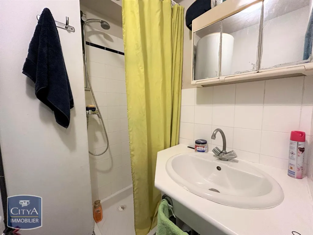 Vannitoad - Furnished Flat near University in Avignon