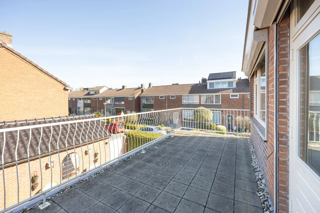Balcon - Corner House with Terrace in Etten-Leur