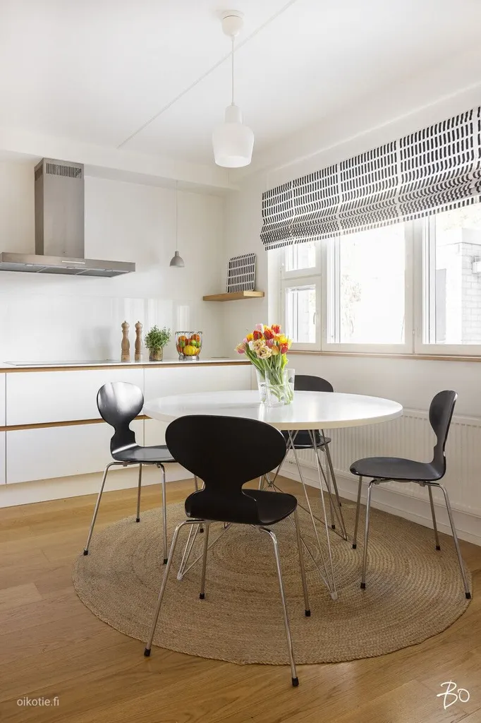 Söögituba - Modernised Apartment with Sea View in Laurinlahti