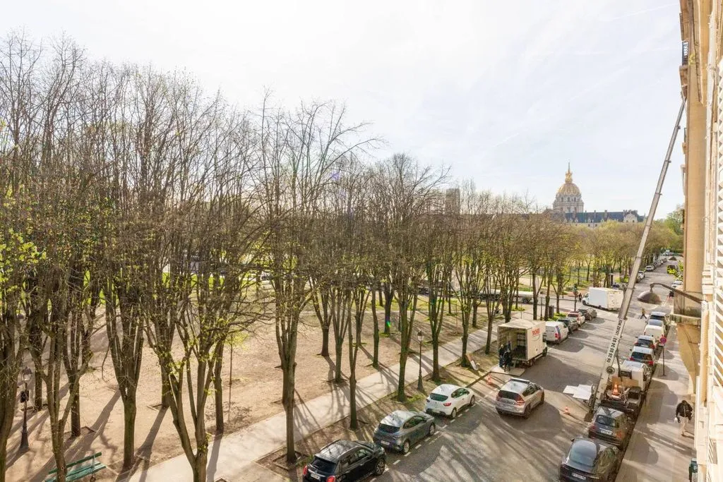 Balcony - Luxury Apartment with City View in Paris