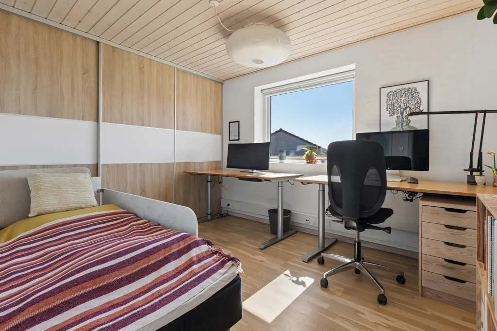 Kabinet - Two-Bedroom Villa with Carport in Bjert