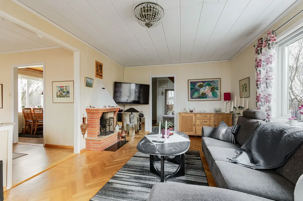 Elutuba - Well-Maintained Villa with Mountain View in Jönköping