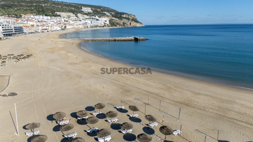 Duplex Flat with Sea View in Sesimbra