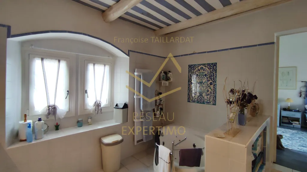 Vannitoad - Luxury Apartment with Panoramic View in Avignon