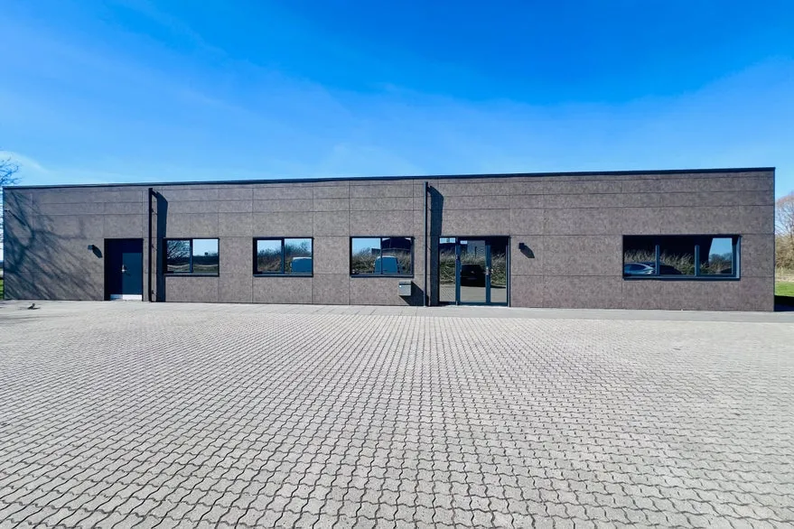 Extérieur - Business Property with Industrial Kitchen in Sabro