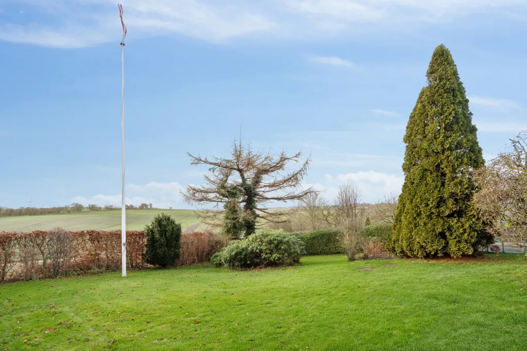 Giardino - Villa with Open Landscape View in Øster Tørslev