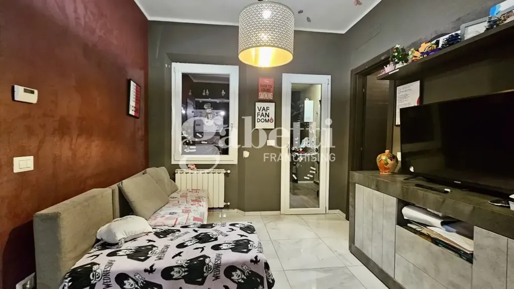 Séjour - Rustic 4-Room Apartment with Terraces in Florence
