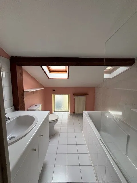 Salles de bain - Maison Indépendante avec Cour à Cusset Centre