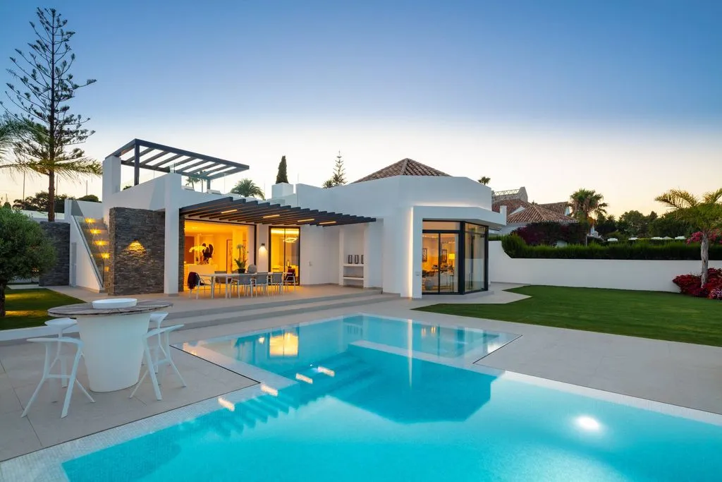 Pool - Luxury Villa with Pool in Marbella