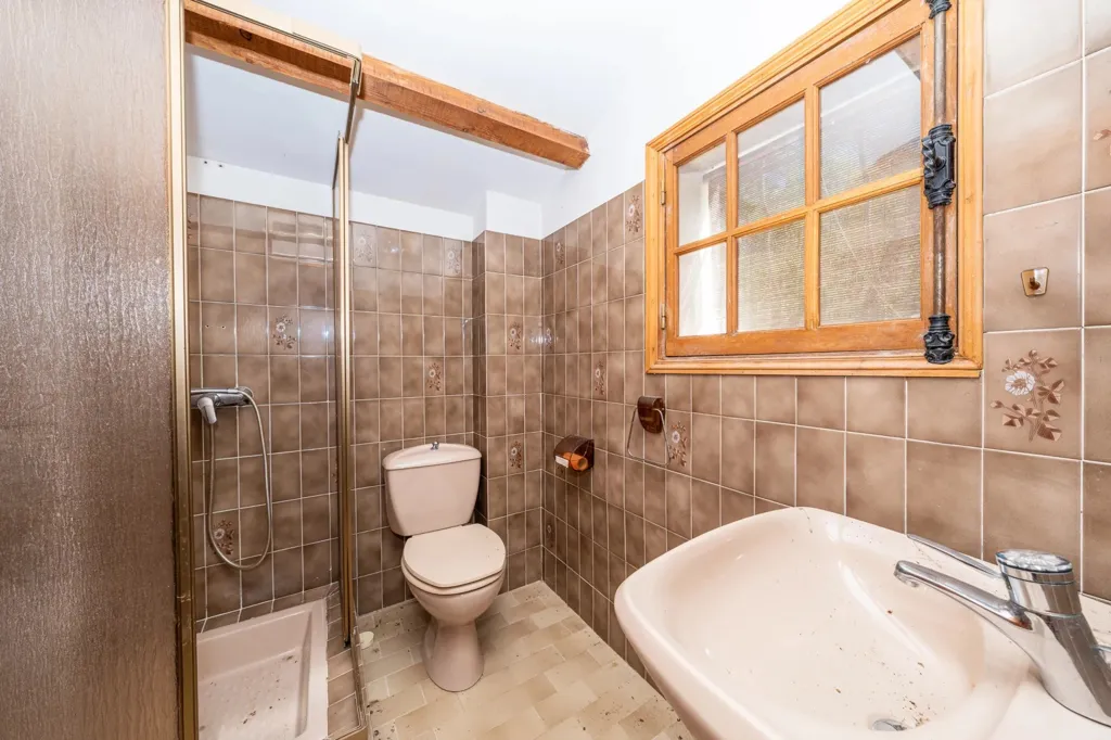 Salles de bain - Maison sur Trois Niveaux au Calme à Carros