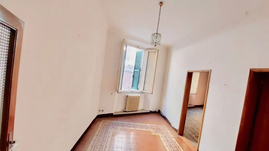 Hallway - 7-Room Apartment with Balcony in Fabriano