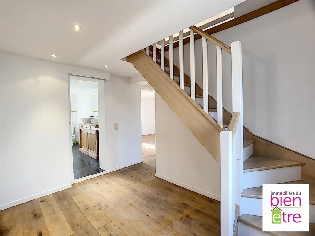 Pièces - Maison Rénovée avec Terrasse à Roux-Miroir