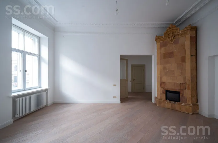 Elutuba - 2-Bedroom Apartment in Historic Building, Riga Centre