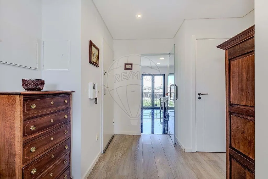 Esik - Luxury Flat in Charneca de Caparica