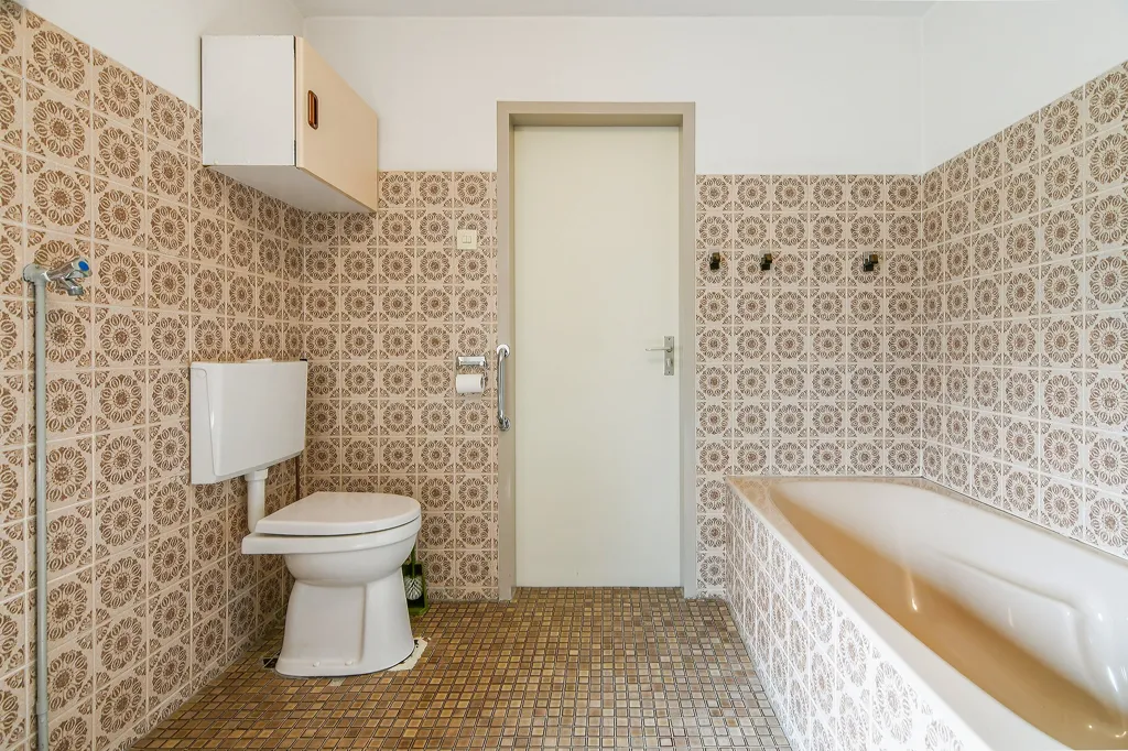 Vannitoad - Villa with Garden on Spacious Plot in Hoofddorp