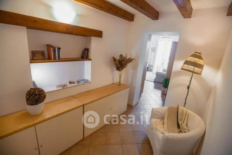 Entrée - Trilocale with Balcony in Siracusa's Ortigia