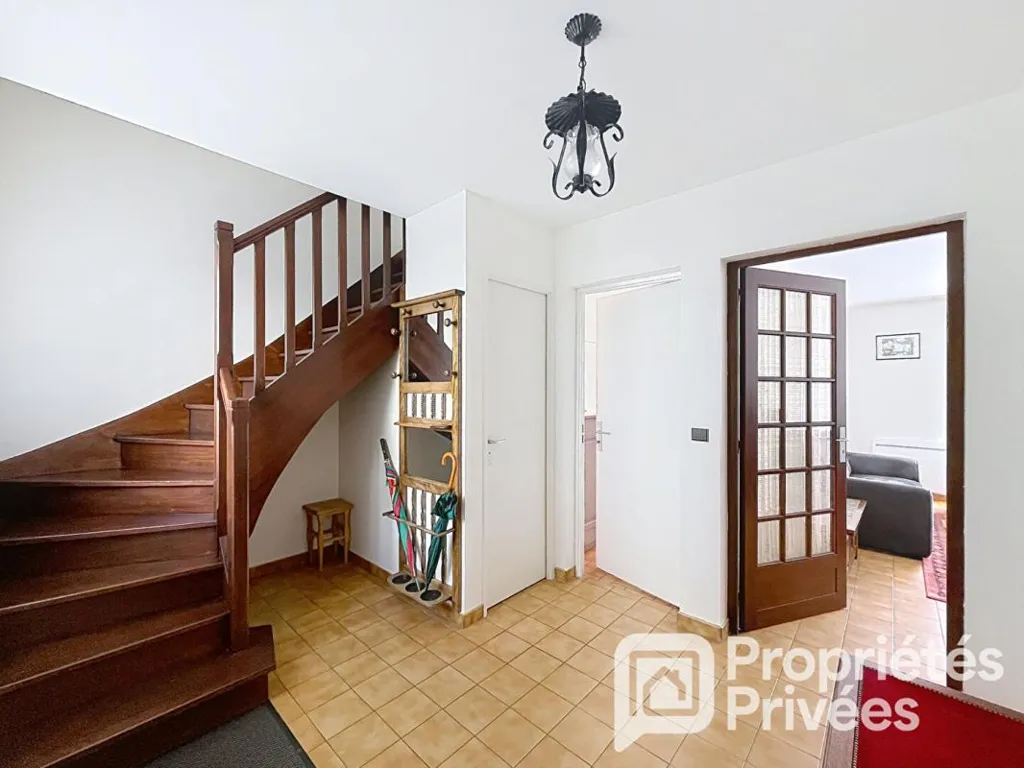 Pièces - Maison de 5 Pièces avec Garage à Châtillon