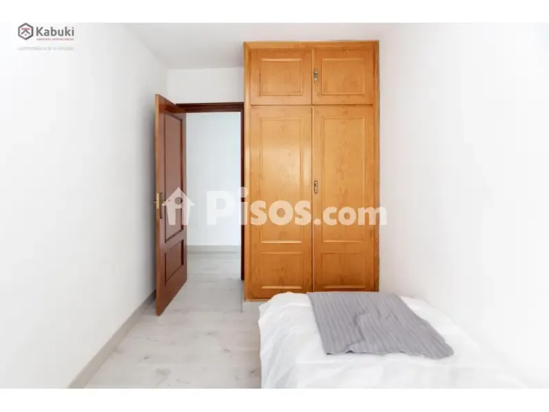 Magamistoad - Student-Friendly Flat with Balcony in Granada