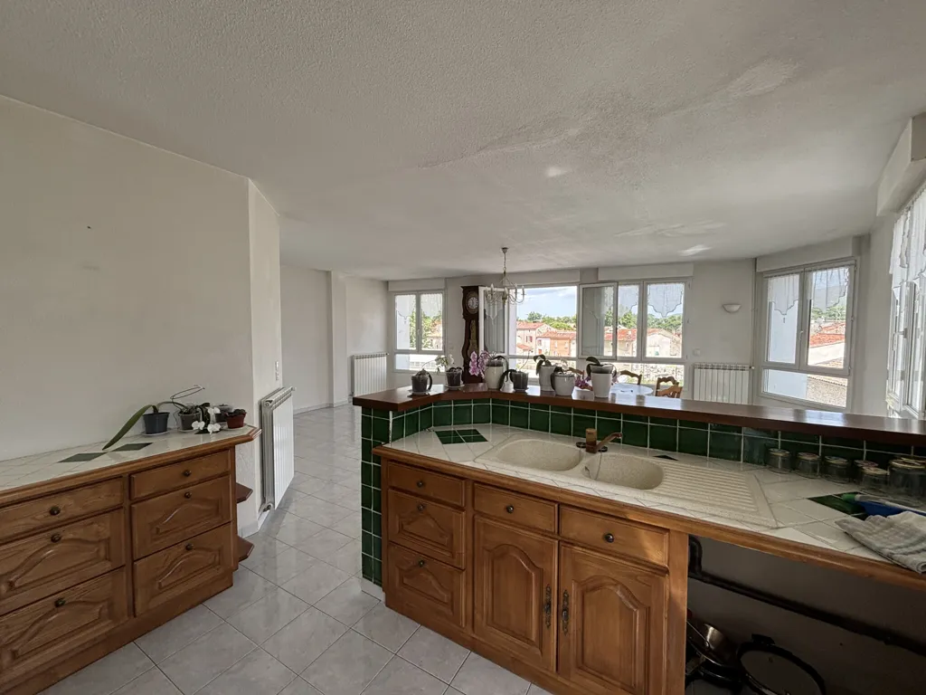 Köök - Bright Apartment with Central Location in Ganges