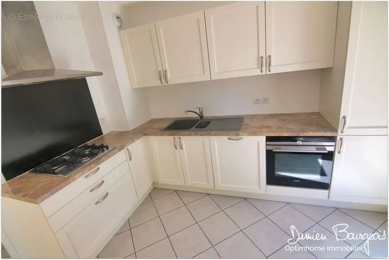 Köök - Quiet 3-Bed Flat with Garden in Calm Area